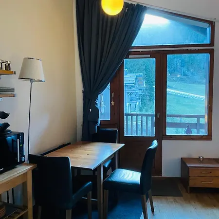 Tania Chalettt Garden View كورشوفيل